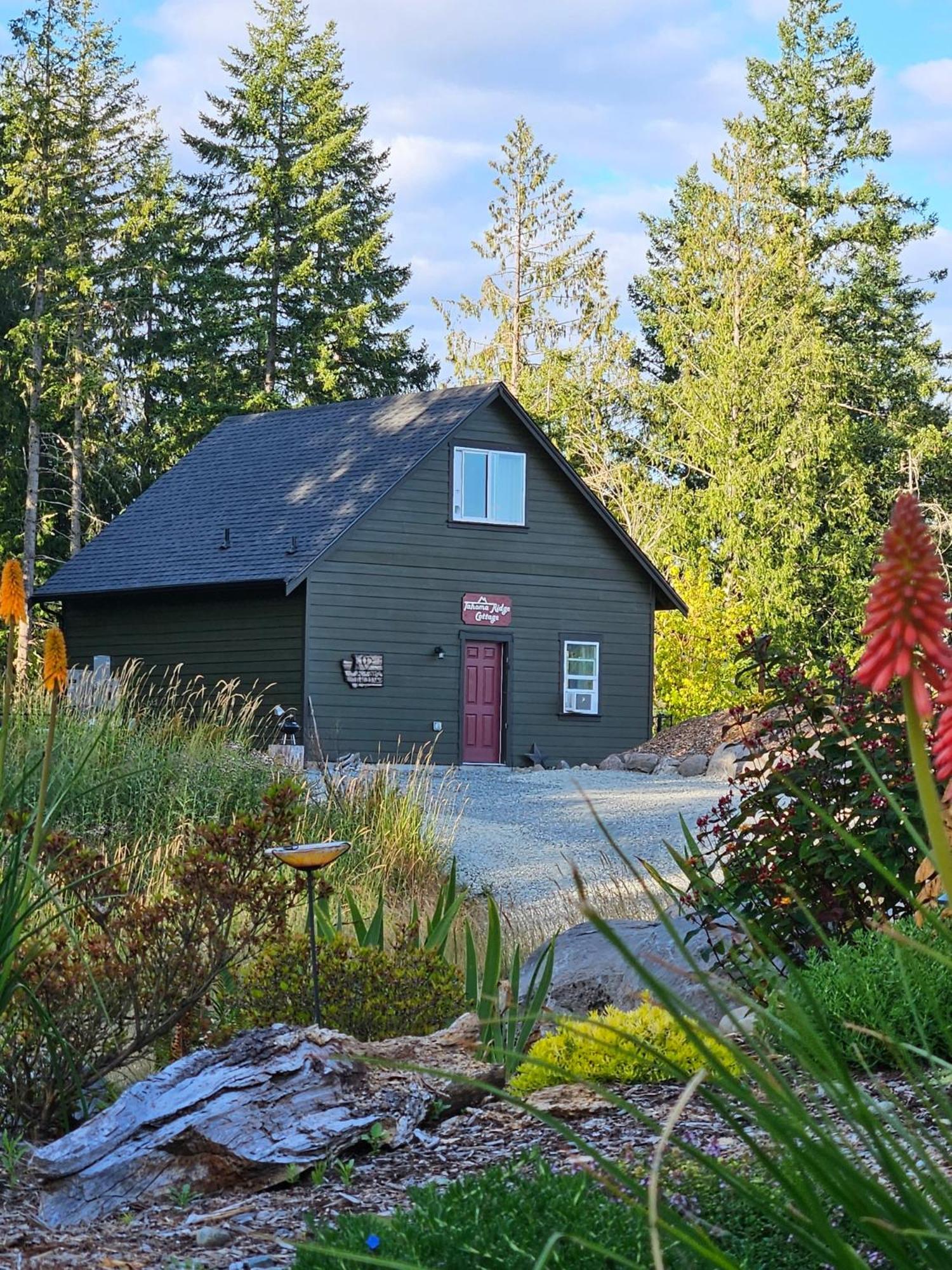 Stunning Mt Rainier Views!Tahoma Ridge Cottage Eatonville Exterior foto