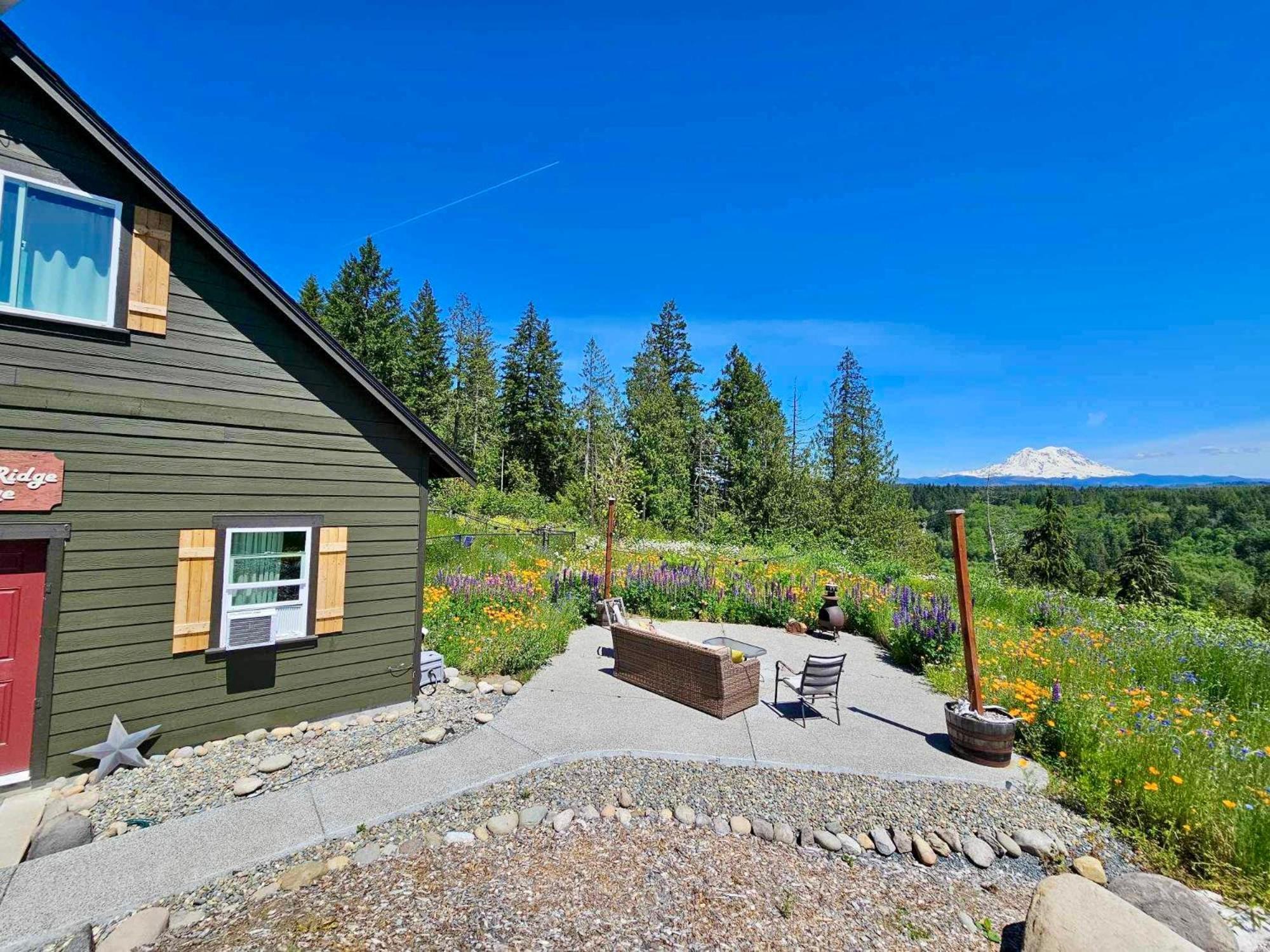 Stunning Mt Rainier Views!Tahoma Ridge Cottage Eatonville Exterior foto